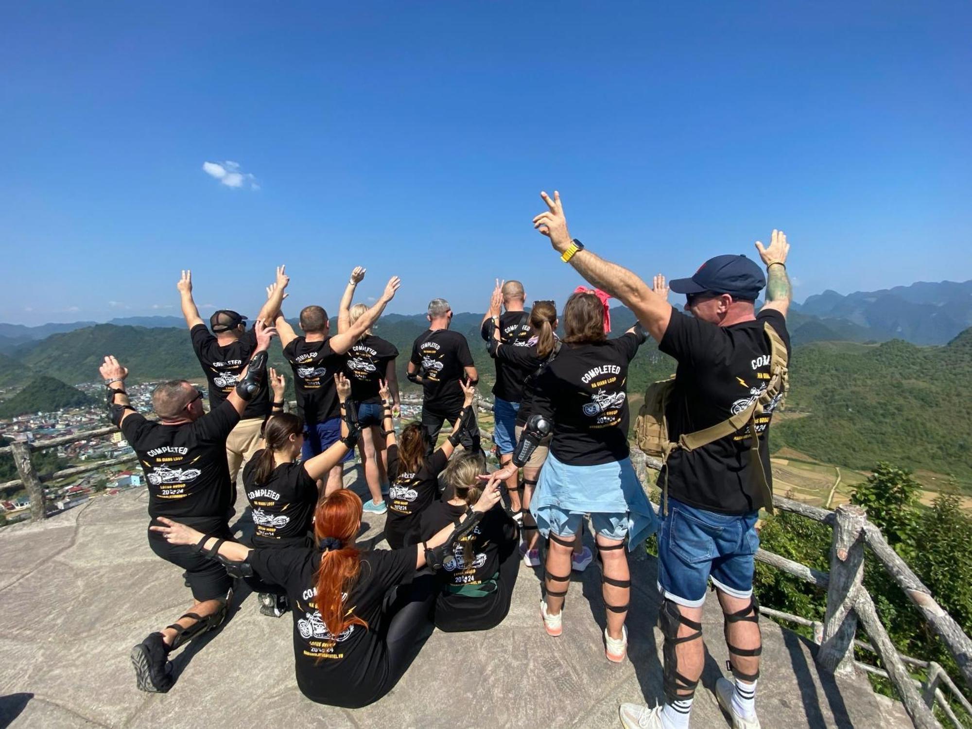 Lotus Premium Lodge - Lotus Group Tours Ha Giang Eksteriør bilde